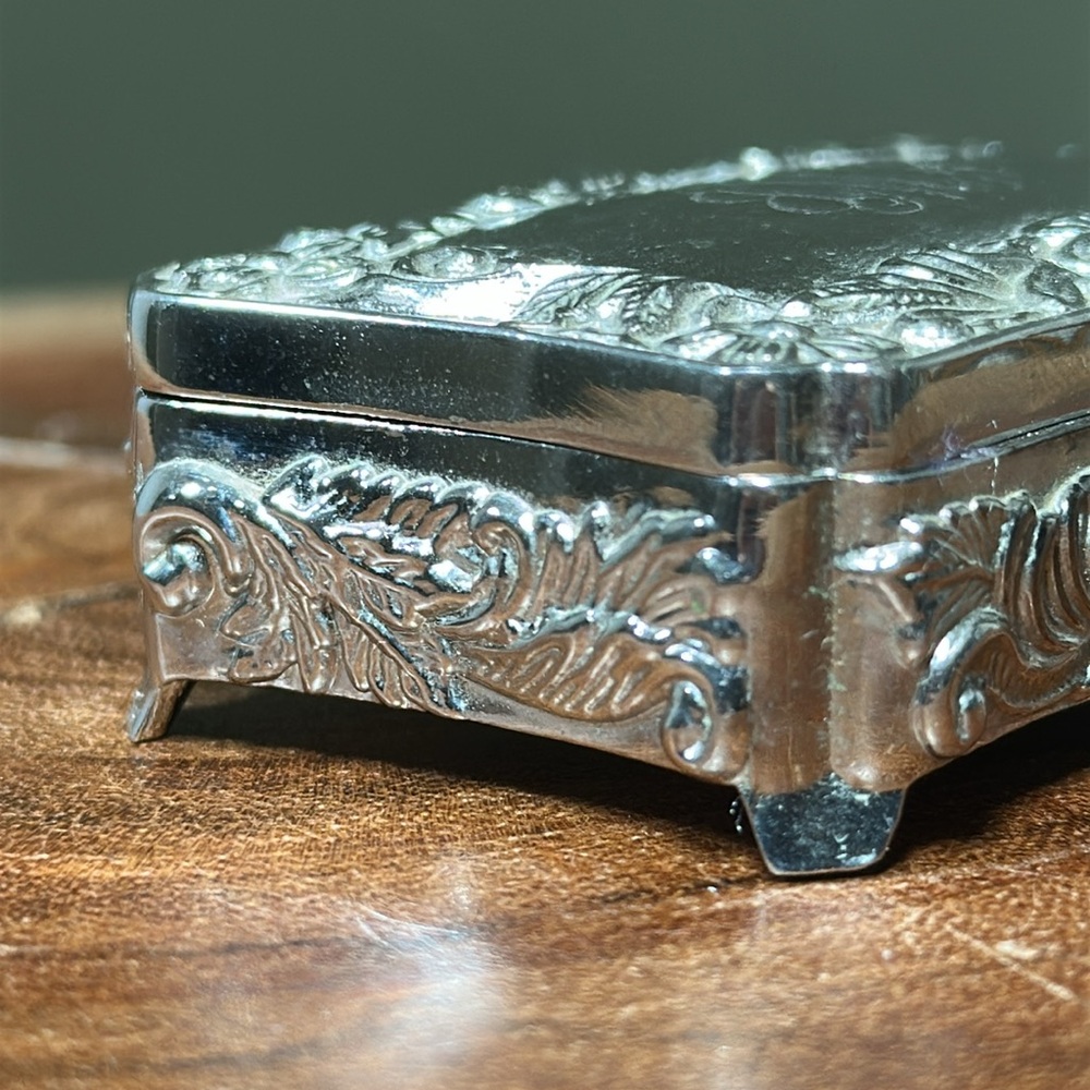 Antique Floral Silver Metal Trinket Box - Picture 5 of 9